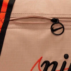 Bolsa Nike Gym Club - Retro Mujer (24 L) -JOMA Tienda de ventas bolsa nike gym club retro mujer black rush orange 4