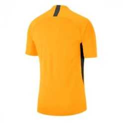 Camiseta Nike Legend M/c Niño -JOMA Tienda de ventas camiseta nike legend mc nino university gold black 1