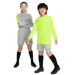 Pantalón Corto Nike Dri-Fit Academy 23 Niño -JOMA Tienda de ventas pantalon corto nike dri fit academy 23 nino silver volt black 2
