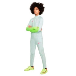 Pantalón Largo Nike Dri-Fit Strike Niño -JOMA Tienda de ventas pantalon largo nike dri fit strike nino pure platinum 4