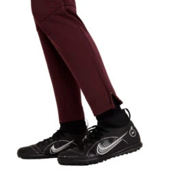 Pantalón Largo Nike Therma-Fit Academy Winter Warrior Niño -JOMA Tienda de ventas pantalon largo nike therma fit academy winter warrior nino burgundy crush reflective silver 4