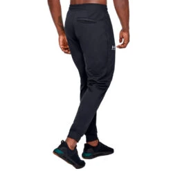 Pantalón Largo Under Armour Pantalón De Jogging Sportstyle -JOMA Tienda de ventas pantalon largo under armour pantalon de jogging sportstyle black 4