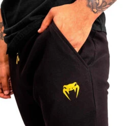 Pantalón Largo Venum Arena -JOMA Tienda de ventas pantalon largo venum arena black gold 3